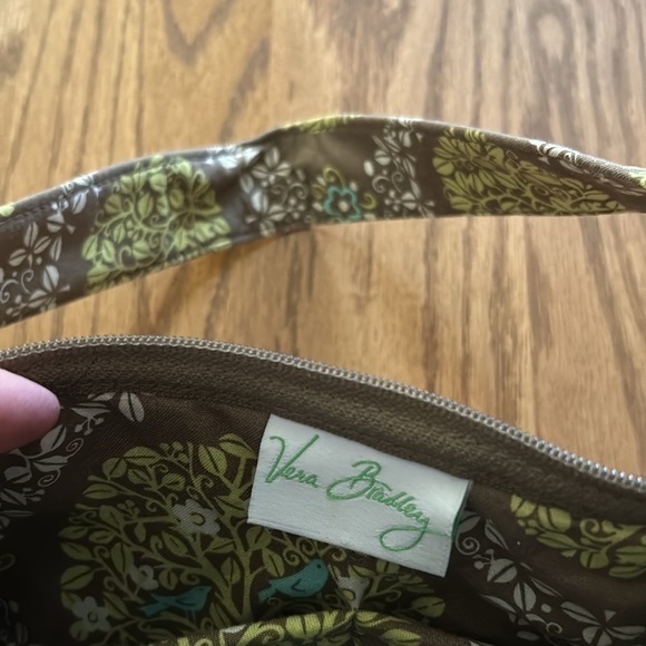 Vera Bradley small shoulder bag. - Picture 3 of 6